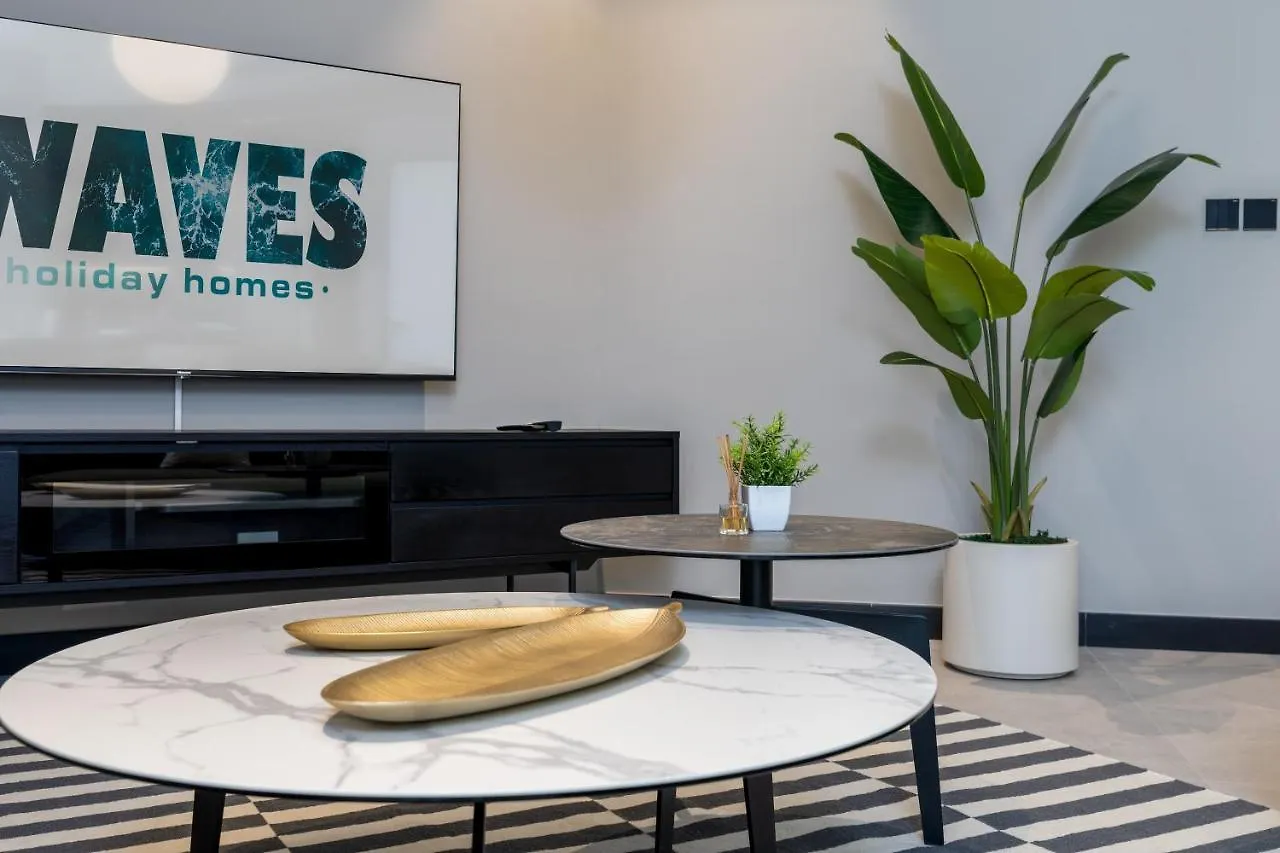 Waves Holiday Homes - 15 Northside, Tower 1, Two Bedroom Dubái