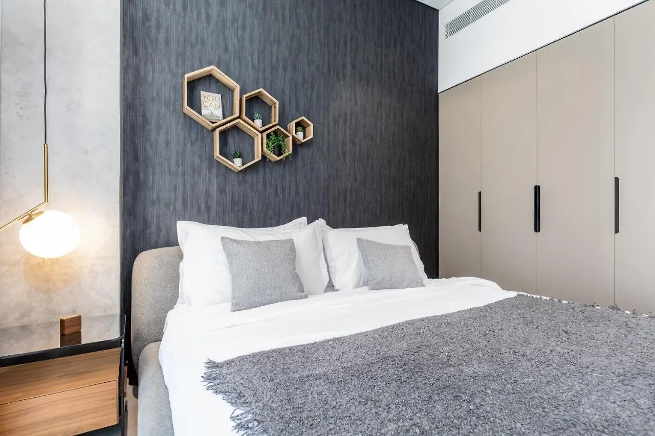 Waves Holiday Homes - 15 Northside, Tower 1, Two Bedroom Dubái 0*,