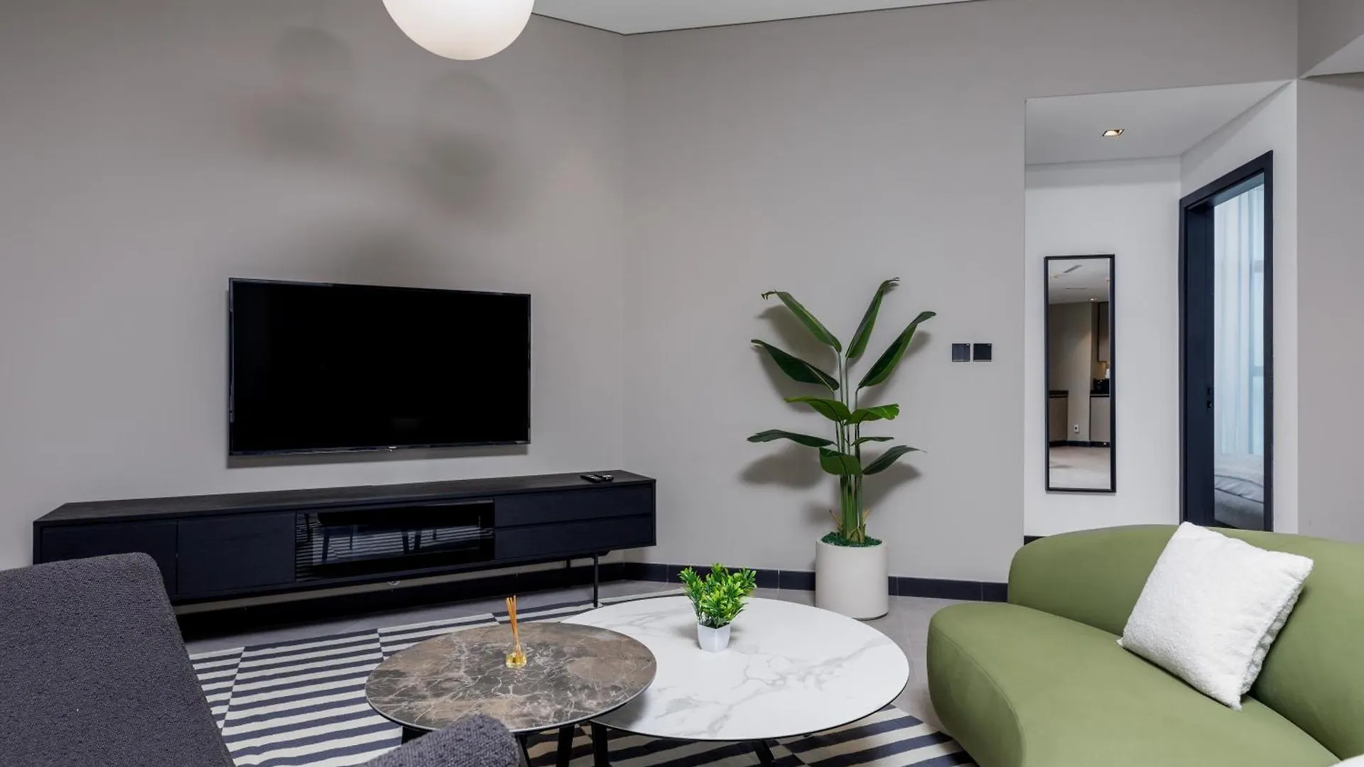 Waves Holiday Homes - 15 Northside, Tower 1, Two Bedroom Dubái Apartamento
