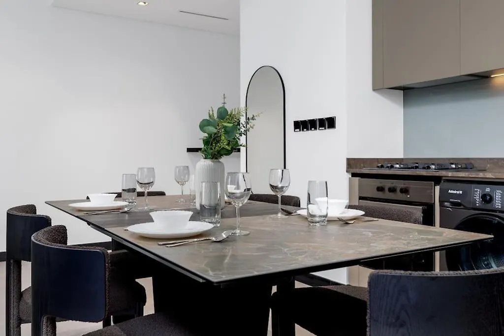 Waves Holiday Homes - 15 Northside, Tower 1, Two Bedroom Dubái 0*,  Emiratos Árabes Unidos