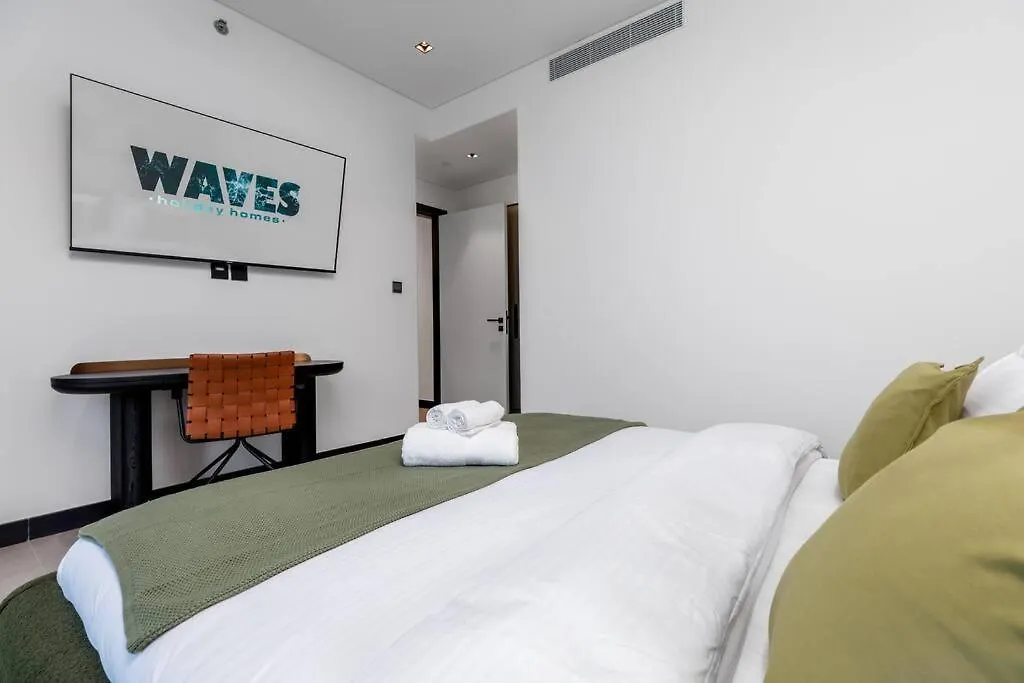 Waves Holiday Homes - 15 Northside, Tower 1, Two Bedroom Dubái 0*,