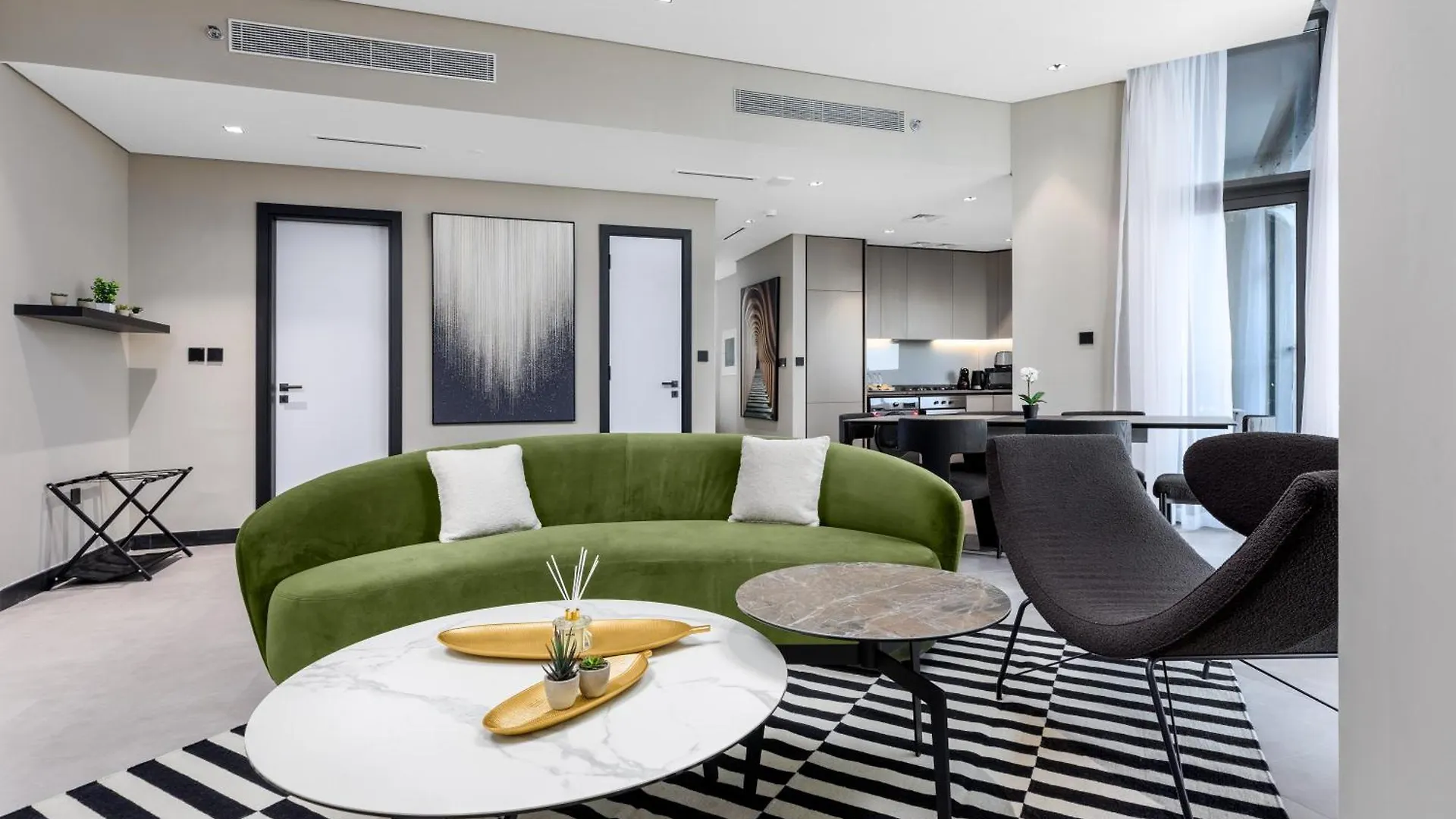 Waves Holiday Homes - 15 Northside, Tower 1, Two Bedroom Dubái